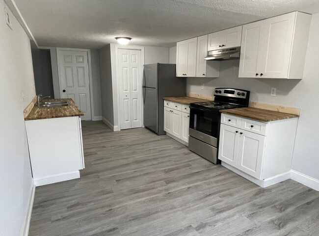 Photo - 3106 Greenway Dr Unidad 2