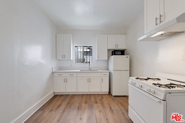 Photo - 220 E Vernon Ave Unit 1/2