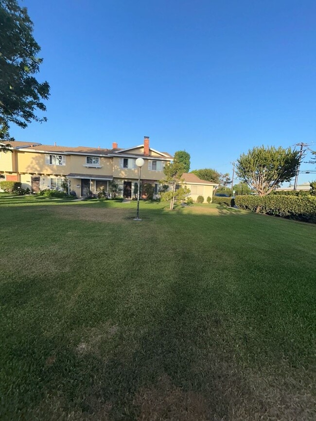 Spacious Home for Rent in Fountain Valley - Spacious Home for Rent in Fountain Valley