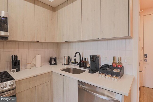 Photo - 1806 I St NE Unit 7