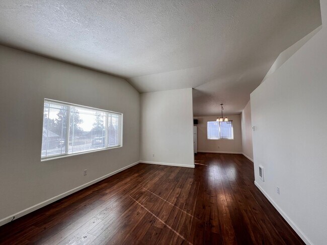 Photo - 06-100 Unidad 2931