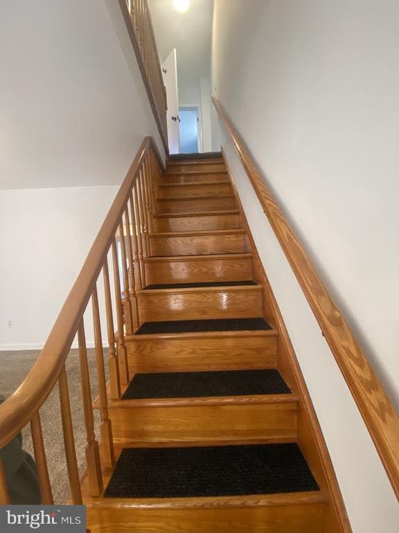 Photo - 601 Hawley St