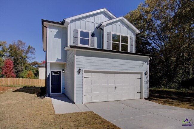 Building Photo - 523 E Chappell St