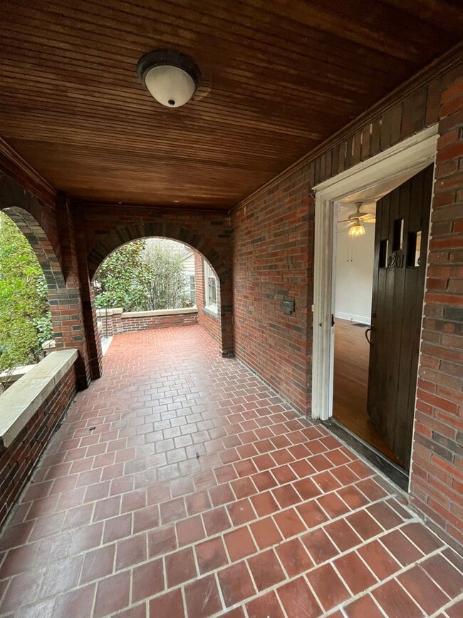 Photo - ENGLISH VILLAGE 21ST DUPLEX Unit Apt B