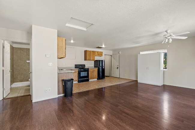 Photo - 1310 E Trevor Way Unidad STUDIO