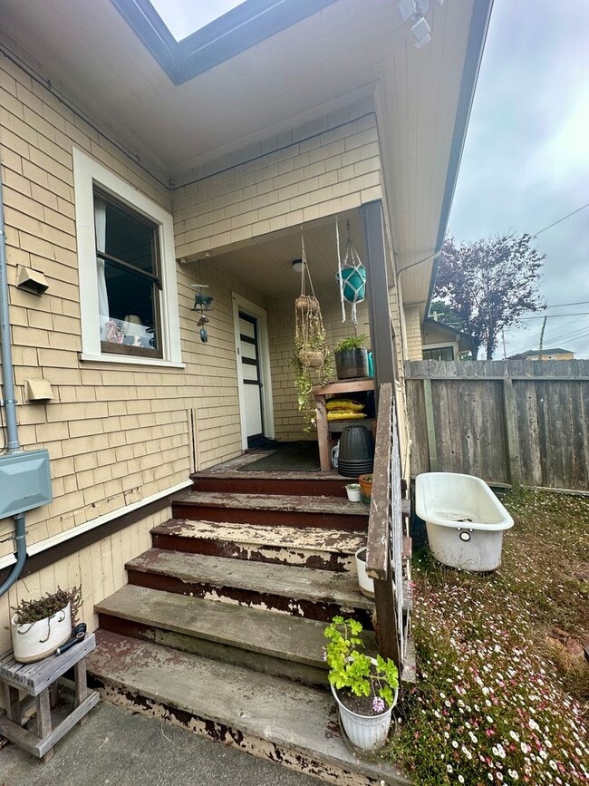 Photo - Furnished 2 bedroom Craftsman Apartment