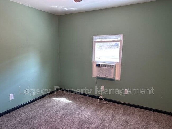 Photo - 215 N Logan St Unit A