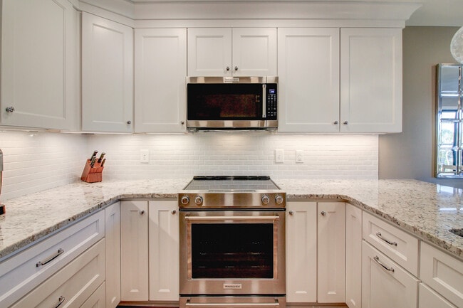 Photo - 590 Marina Dr