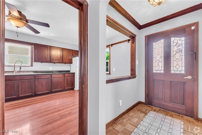 Building Photo - 5807 Orchard Ave Rental