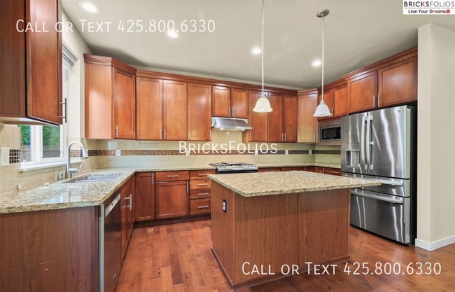 Photo - 10550 Sheridan Cres NE