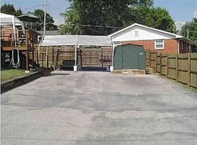 Photo - 406 Clifty St