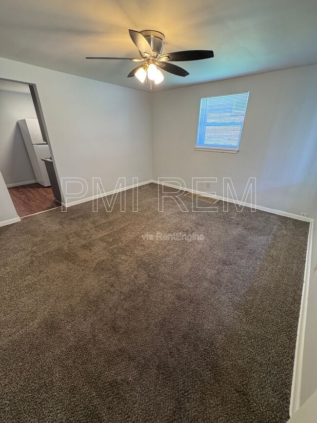 Photo - 316 13th St NE