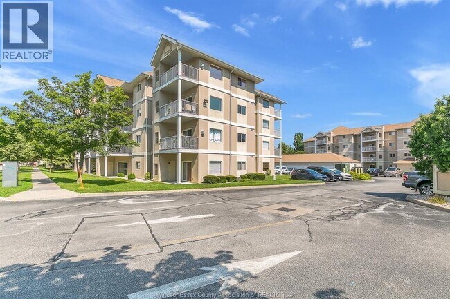 Photo - 1535 Grand Marais Rd W Unit 103