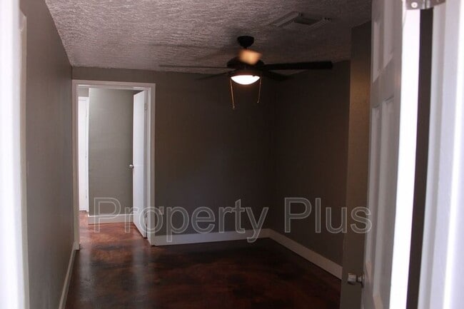 Photo - 1228 S McKemy St