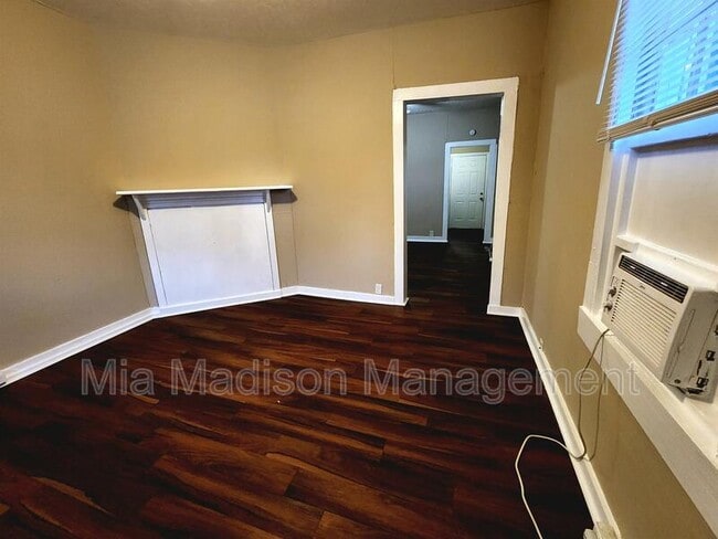 Photo - 250 Ferrill St