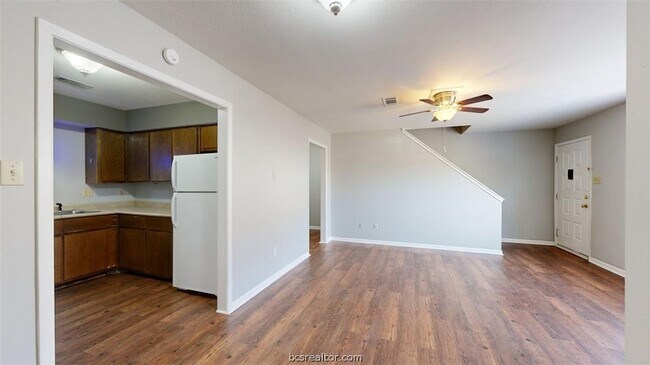 Photo - 2803 Longmire Dr Unidad B