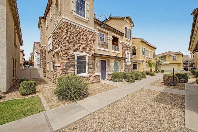 Photo - 1384 S Sabino Dr