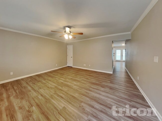 Photo - 314 Walnut Crossing Dr