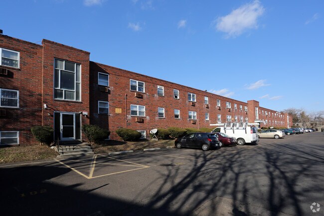 Ryan Manor Apartments - Ryan Manor Apartments