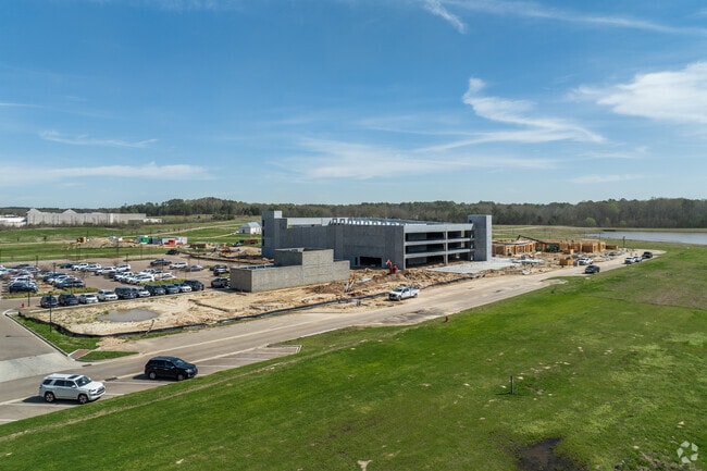 Building Photo - THE HEIGHTS AT WATERPOINTE