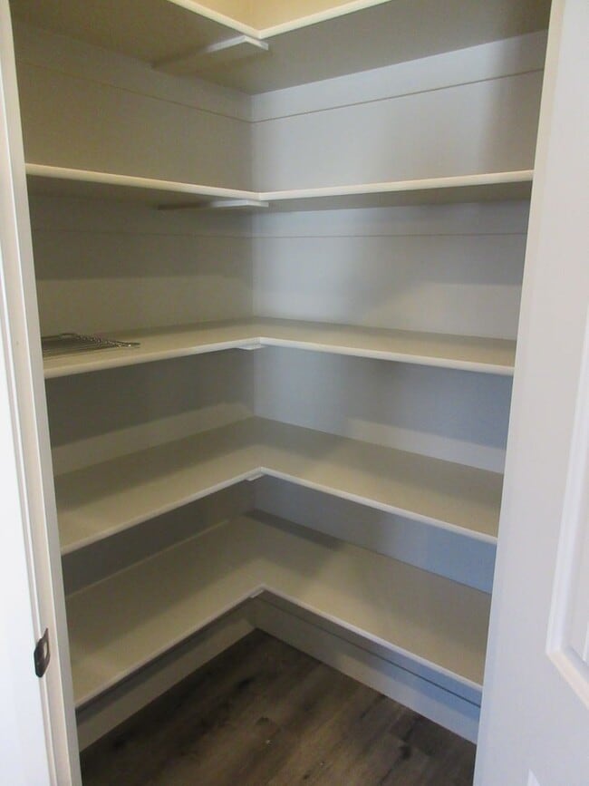 Photo - 3 Bedroom - 2.5 bathroom - in the heart of...