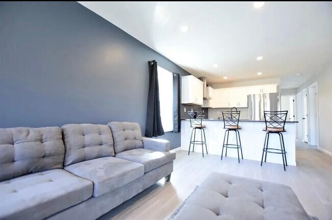 125 Elmira Rd