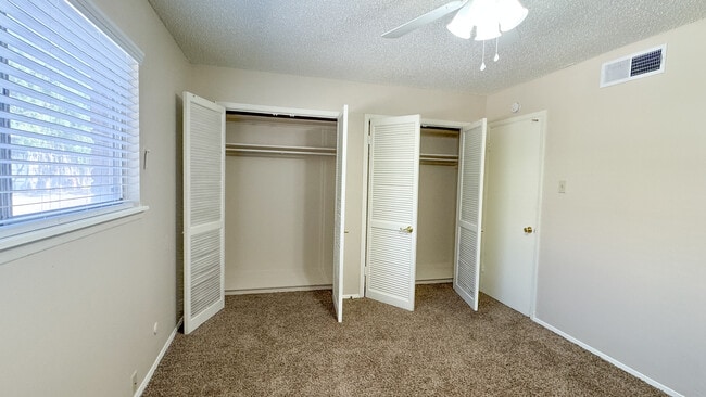 Photo - Diplomat Apartments