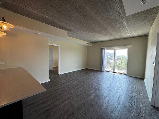 Photo - 1323 W Morse Ave Unit 708