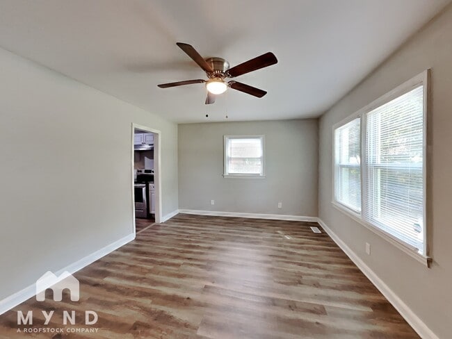 Photo - 505 Sinclair St