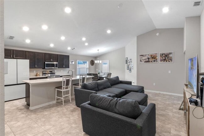 Photo - 524 Scenic Blf Blvd