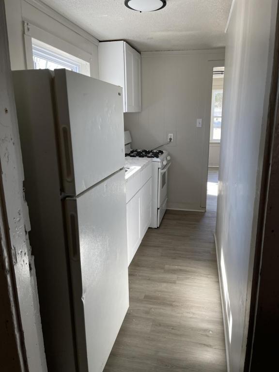 Photo - 827 S Sergeant Ave