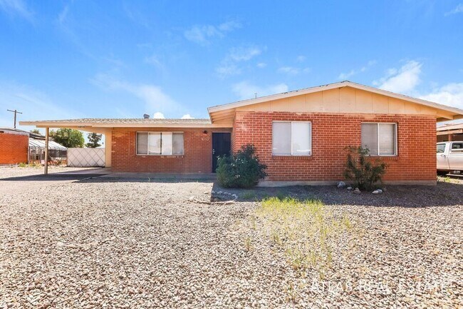 Building Photo - 6848 E Mary Dr