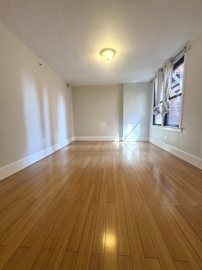 Photo - Centrally Located 1BR/1BA Apartment in Adams Morgan – Bright, Modern & Walkable! Unit 6
