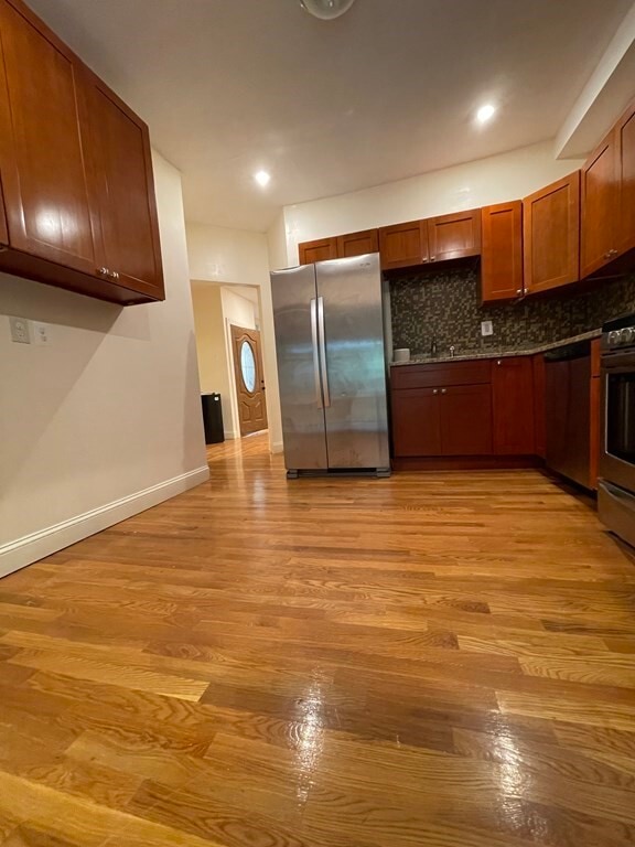 Building Photo - 45 School St Unit 3