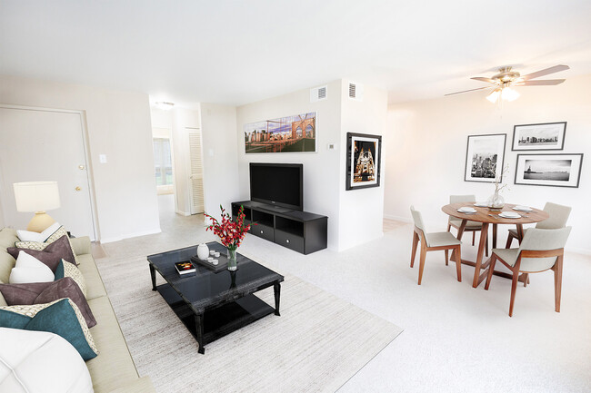 Building Photo - Woodmere Apartments
