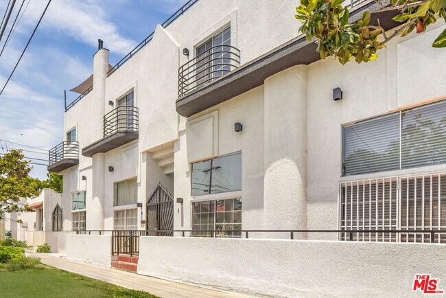 Photo - 801 N Martel Ave Unidad 3