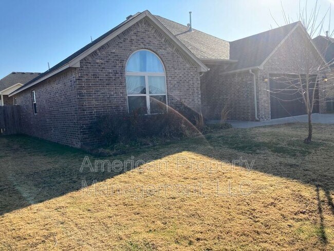 Photo - 15609 S Broadway St