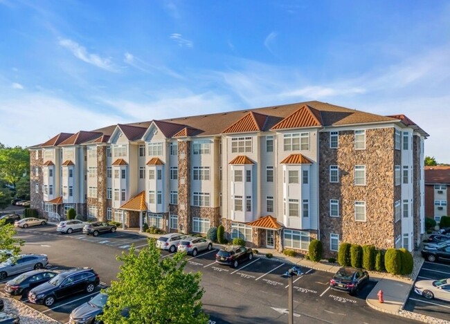 Building Photo - DIUMVILLE