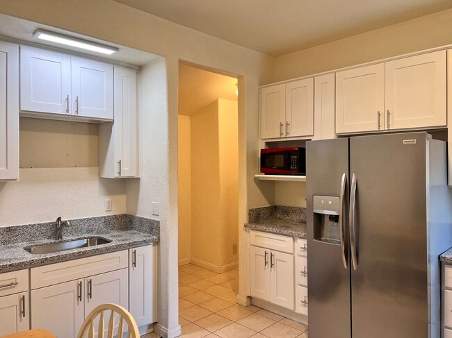 Photo - 1827 Gardenia Ave Unidad B-4
