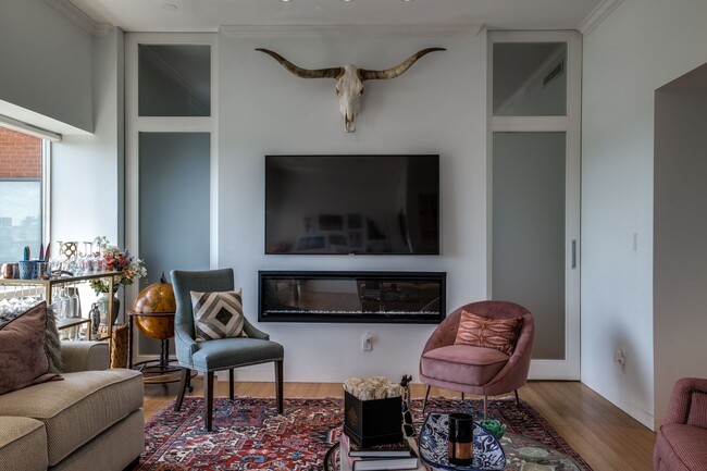 Photo - Gorgeous 9th Floor 1/1.5 Condo For Rent!