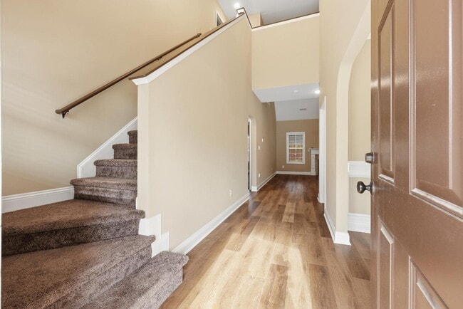 Photo - 206 Leland Ln