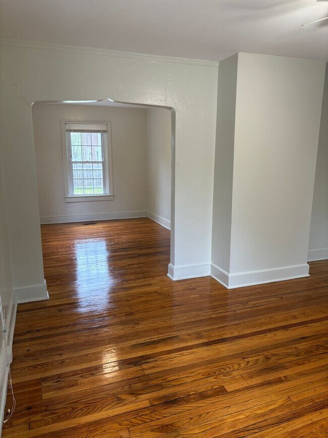 Photo - Spacious Townhouse Near Duke and Broad St / Fenced Yd Unidad 1126