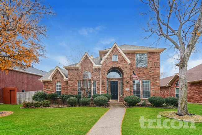 Building Photo - 2304 Greenview Dr