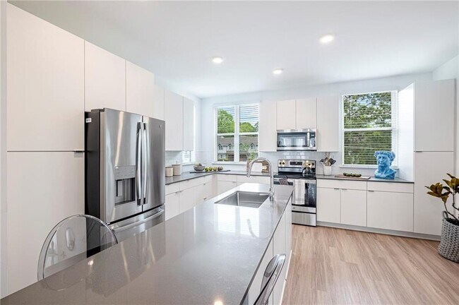 72 Milton Ave SE