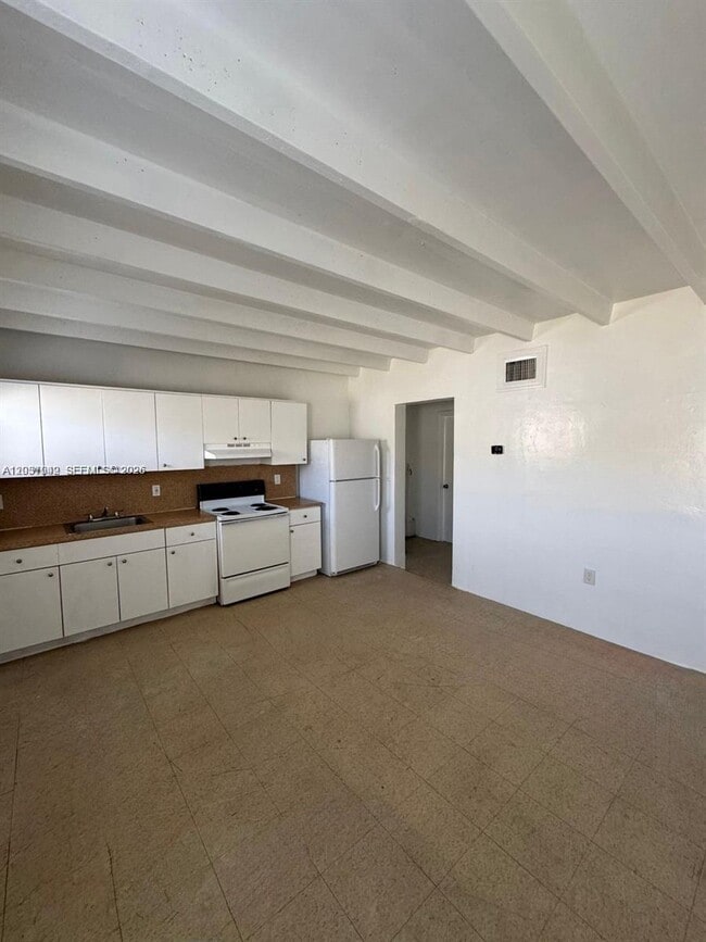 Photo - 320 SW 11th Ave Unit 2