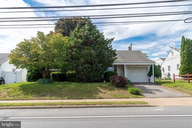 Photo - 13032 Worthington Rd