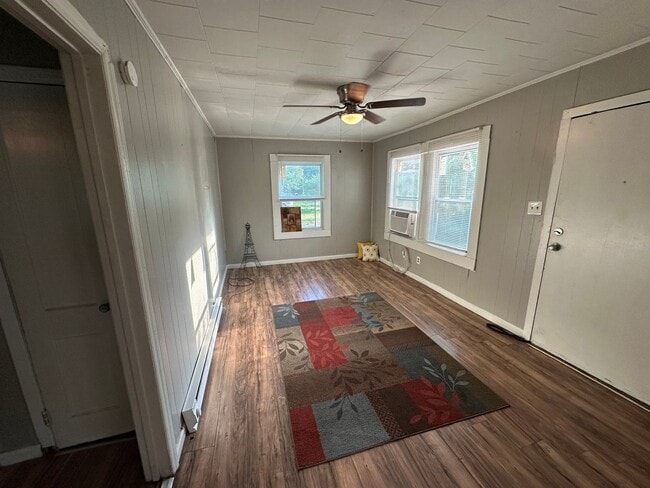 Photo - COMING SOON! DEPOSIT-FREE Renting option thru OBLIGO! Deposit Alternative available.