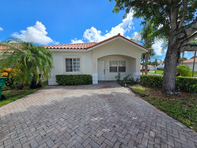 Building Photo - 18171 SW 109th Pl Rental
