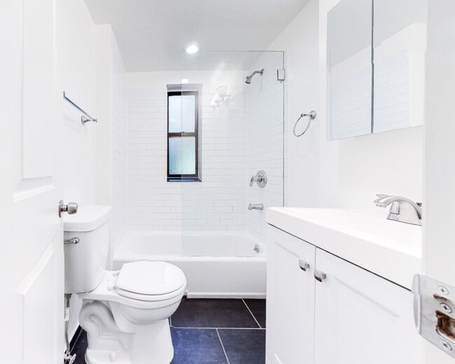 Photo - Edgecombe Avenue Unidad 2B