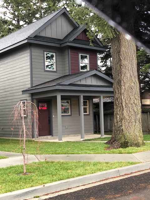 Photo - 1109 Spruce St House